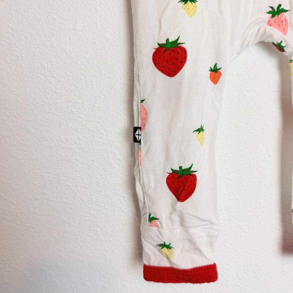 Kyte Baby Strawberry Bamboo Rayon Footless Romper Sleeper 0-3 Months White Red - Picture 5 of 6
